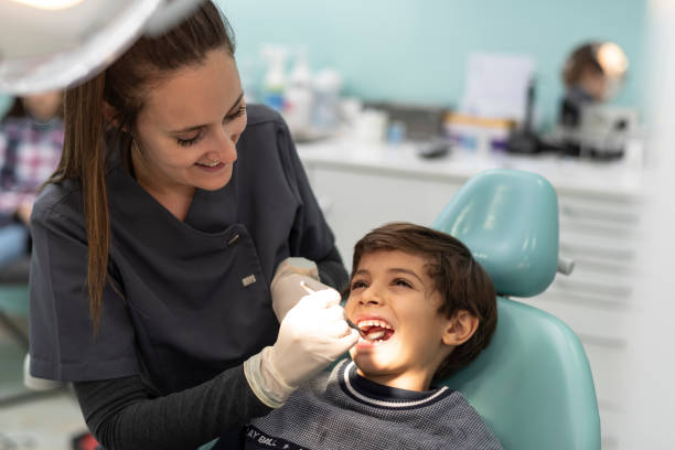 Best Tooth Infection Emergency Dentist  in Rosamond, CA