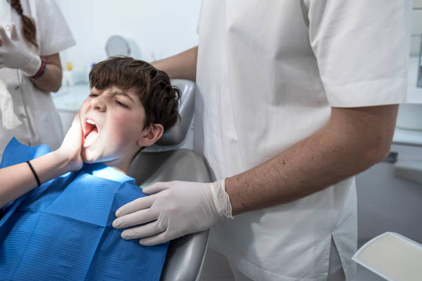Best Emergency Tooth Extraction  in Rosamond, CA